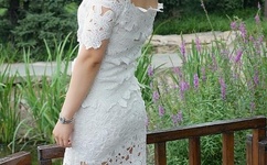 把女朋友摁在床上强行种草莓